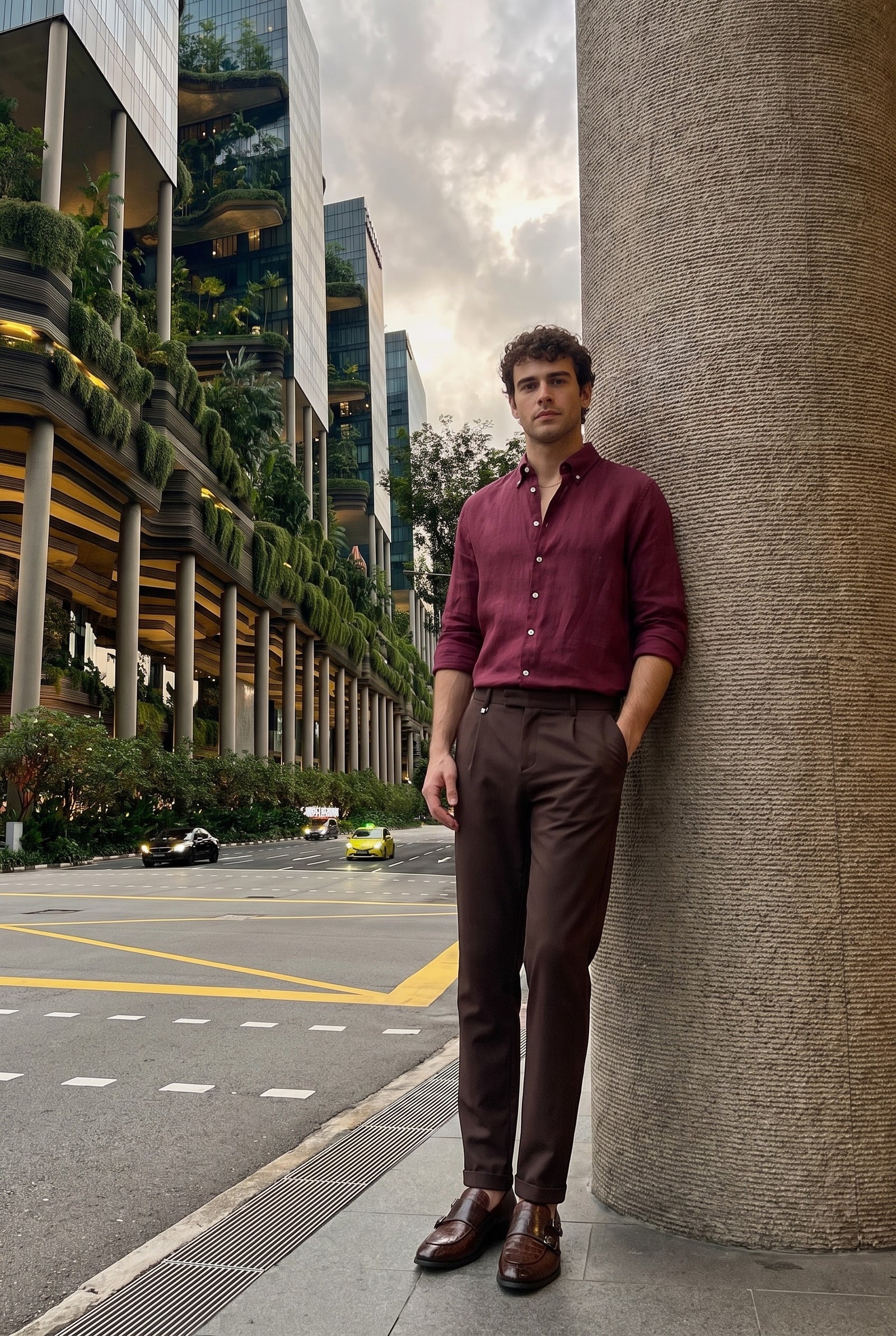 Look #894 styled with Vyriškos rudos klostuotos gurkha kelnės reguliuojamu juosmeniu, siaurėjančiu kirpimu