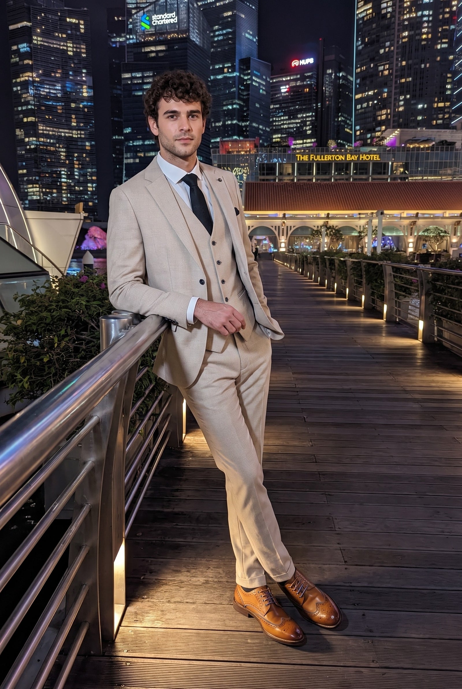 Look #772 styled with „Regent“ – kreminis, trijų dalių, languotas vestuvinis kostiumas vyrams