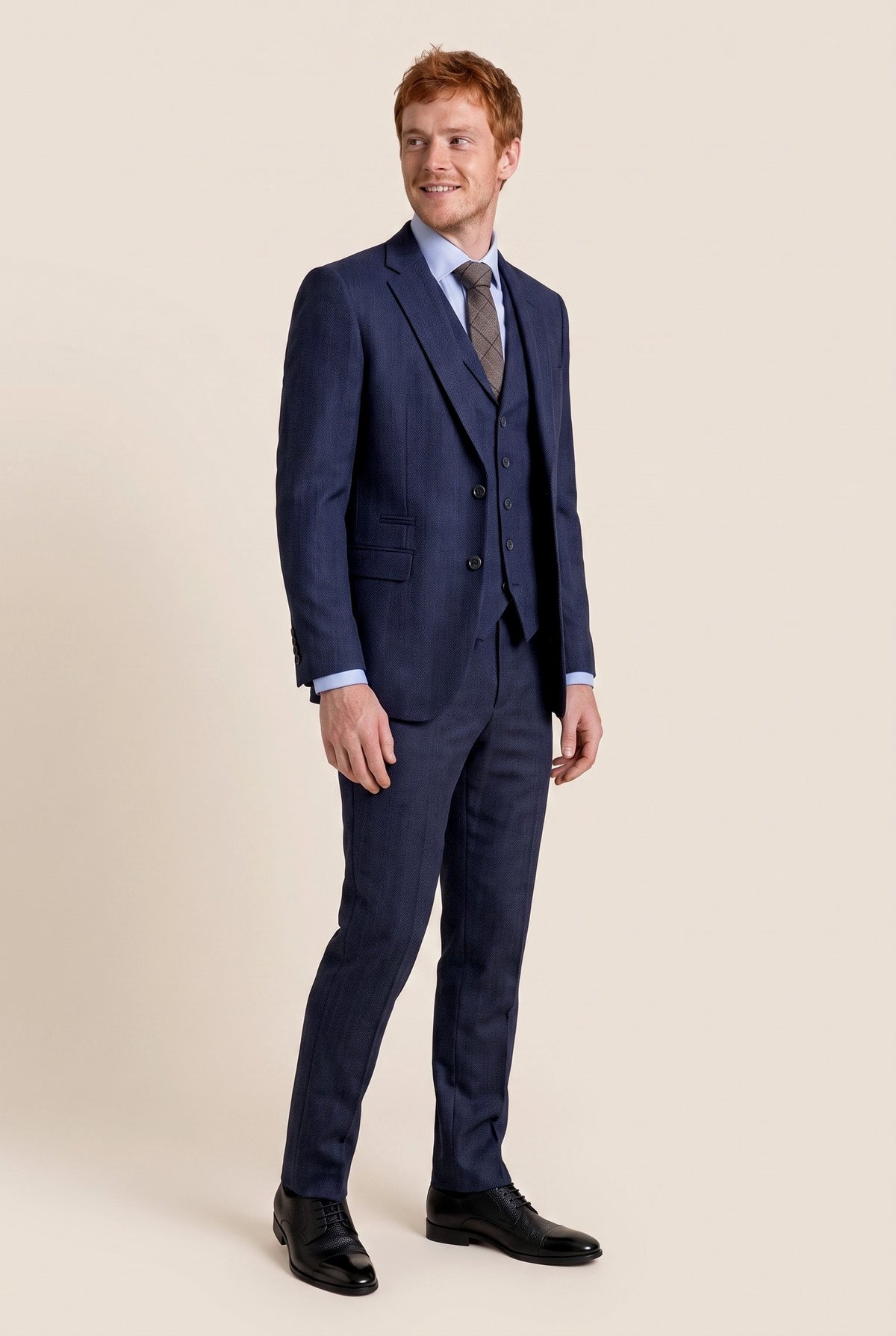 Look #987 styled with Vyriškas tamsiai mėlynas eglutės rašto tvido trijų dalių kostiumas
