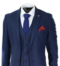 Vyriškas tamsiai mėlynas trijų dalių kostiumas, priglundantis, elegantiškas, formalus, klasikinis, vestuvinis, retro, vintažinis