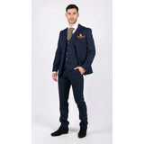 Vyriškas tamsiai mėlynas trijų dalių kostiumas, priglundantis, elegantiškas, formalus, klasikinis, vestuvinis, retro, vintažinis