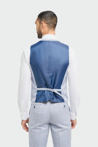 Vyriškas trijų dalių languotas tvido kostiumas, šviesiai mėlynas, pritaikytas kirpimas, vestuvinis, klasikinis, su smailia juostele