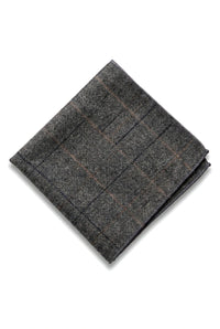 Anglies pilkumo languotas tvido kaklaraištis su nosinaite ir kaklaraiščio segtuku - Anglies pilkumo