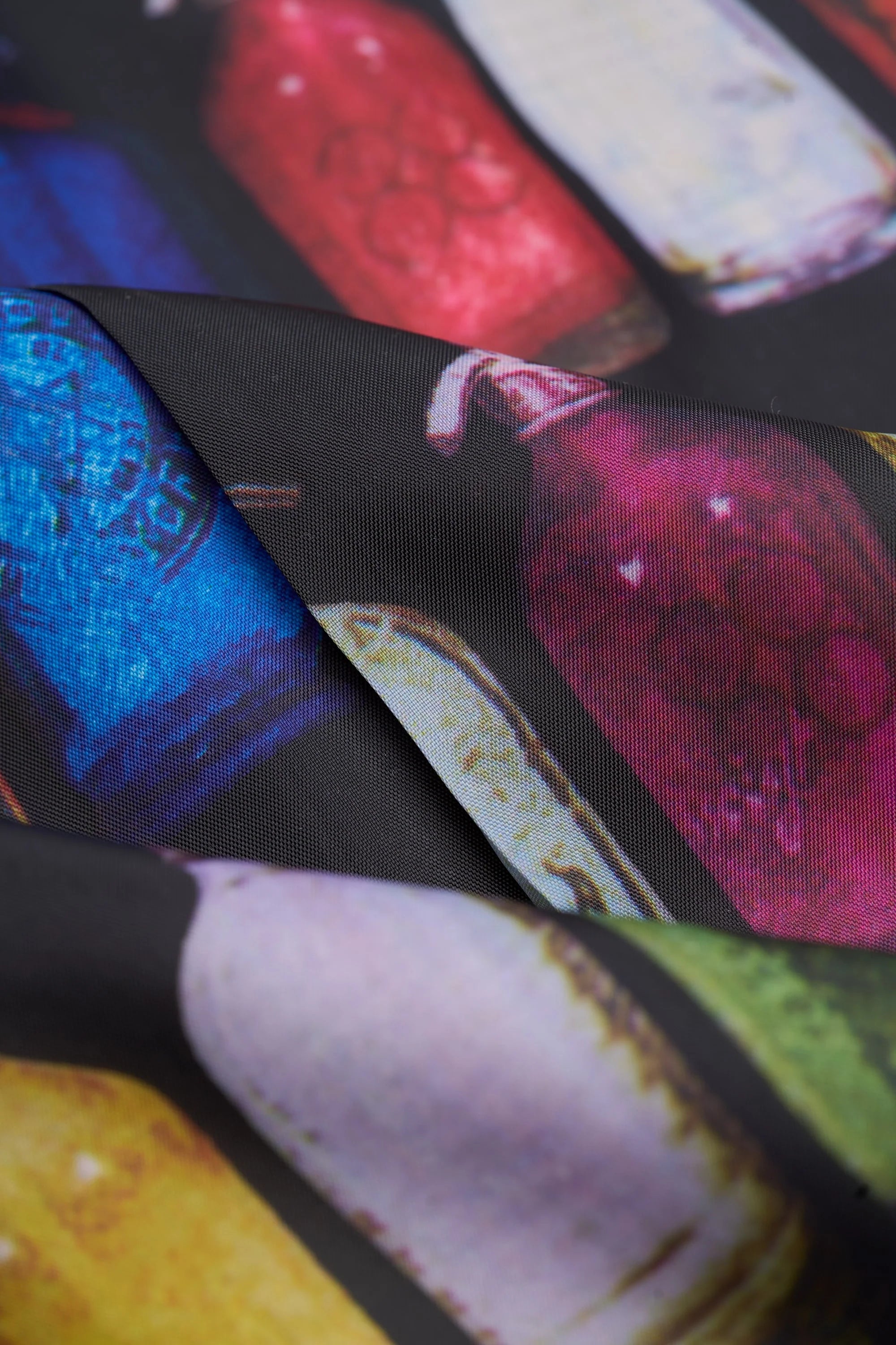 Cavani Connall - vyriškas tamsiai mėlynas languotas vintažinis kostiumas