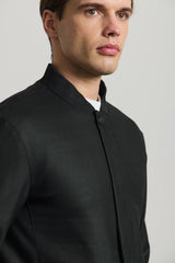 Vyriška juoda minimalistinė elegantiška bomber striukė