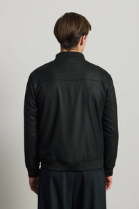 Vyriška juoda minimalistinė elegantiška bomber striukė