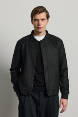 Vyriška juoda minimalistinė elegantiška bomber striukė
