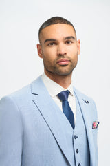 Vyriškas trijų dalių šviesiai mėlynas vasarinis lininis kostiumas, pritaikytas vestuvėms, išleistuvėms, klasikinis