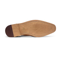 Vyriški suvarstomi „Brogues“ bateliai, klasikinio stiliaus, gelsvai rudi, vintažinio stiliaus, formalūs, elegantiški.