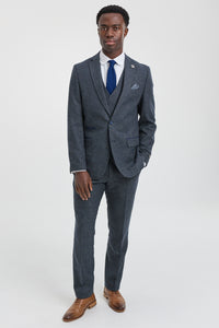 Vyriškas trijų dalių tamsiai mėlynas kostiumas su dviguba liemene