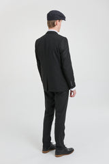 Vyriškas juodas trijų dalių dryžuotas kostiumas